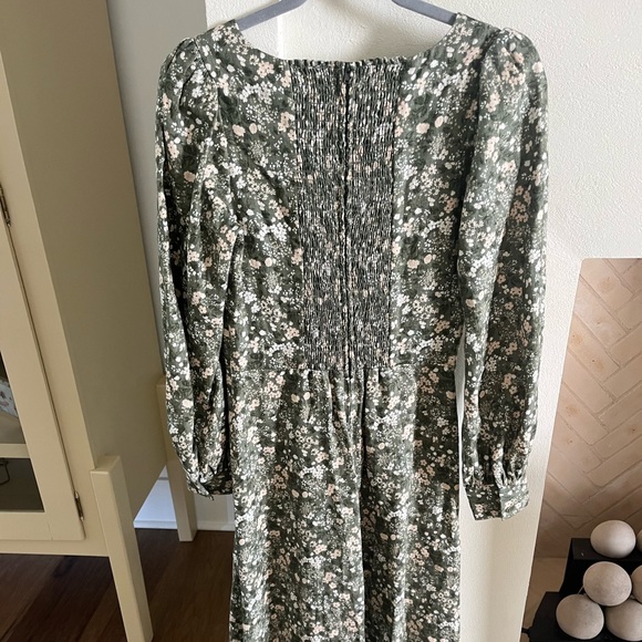 Reformation dress size 4 wore once (perfect condition) - Picture 3 of 3